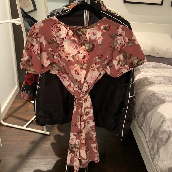 *FLORAL WRAP DRESS* - Picture 3 of 3